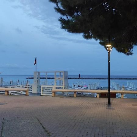 Hotel Fortuna San Bartolomeo Al Mare Εξωτερικό φωτογραφία