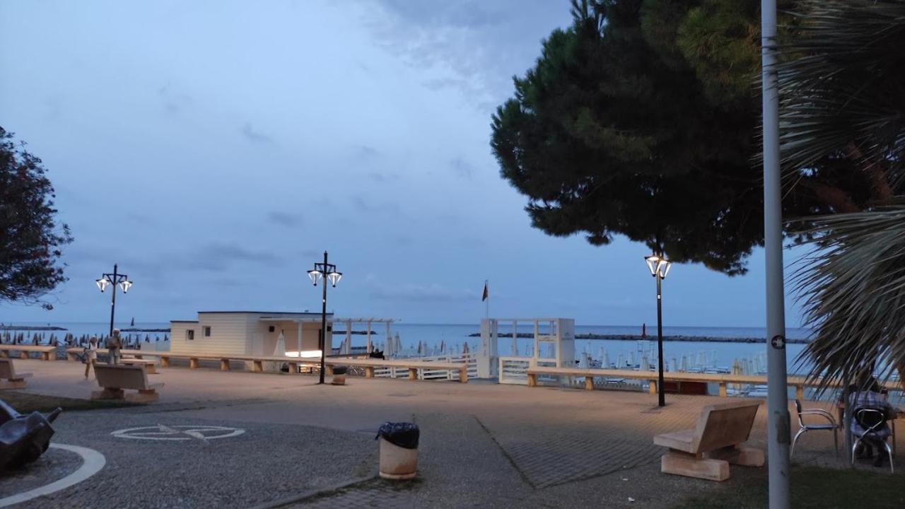 Hotel Fortuna San Bartolomeo Al Mare Εξωτερικό φωτογραφία