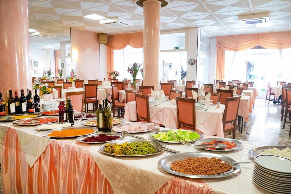 Hotel Fortuna San Bartolomeo Al Mare Εξωτερικό φωτογραφία